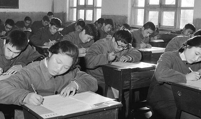 1977年恢复高考第一年的试卷，看看都考了啥？