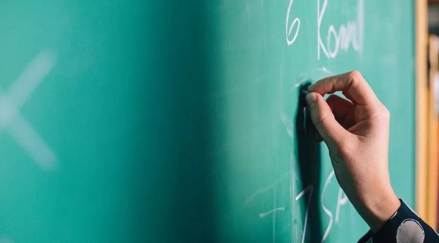 辟谣丨教育部：高中纳入义务教育条件不具备 取消中考不属实