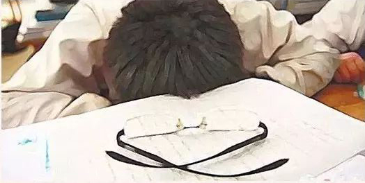 莫名戳心：普通高三生的一天