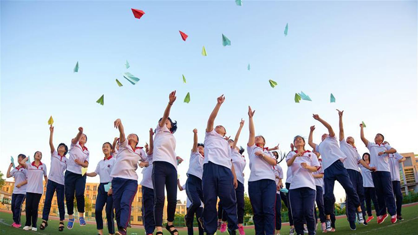 默写要考，作文必备的112句古诗文