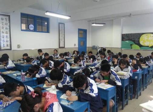 教育部严禁“掐尖”选生源，家长怒了：为何不能分班学习